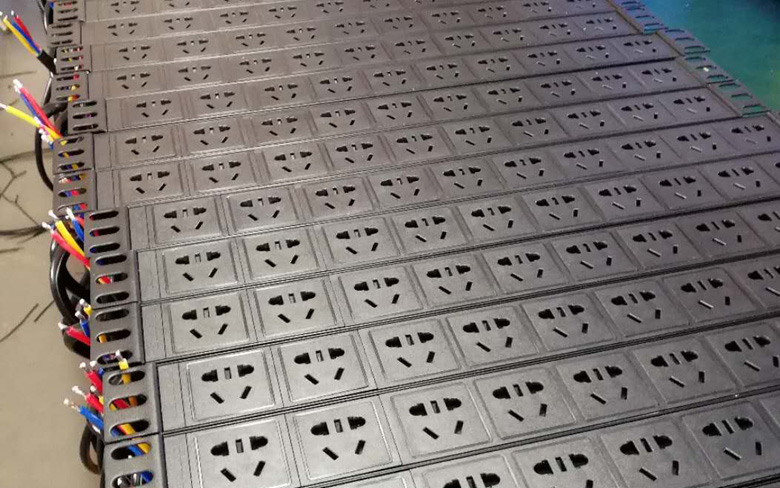 10位PDU插座 國(guó)標(biāo)5孔10A 標(biāo)準(zhǔn)機(jī)柜PDU插座