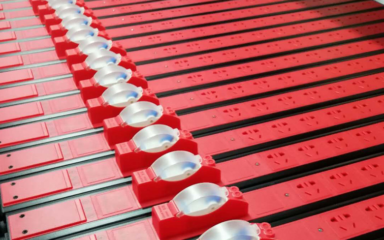 紅色PDU插座 12位國(guó)標(biāo)5孔10A 電源指示燈 2P32A斷路器 32A接線(xiàn)盒