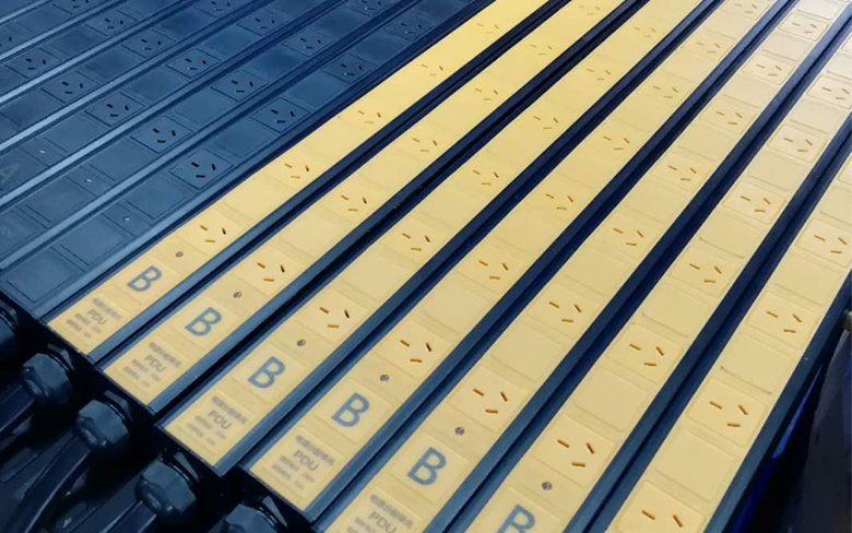 AB路機(jī)柜PDU插座 14位國(guó)標(biāo)三扁10A