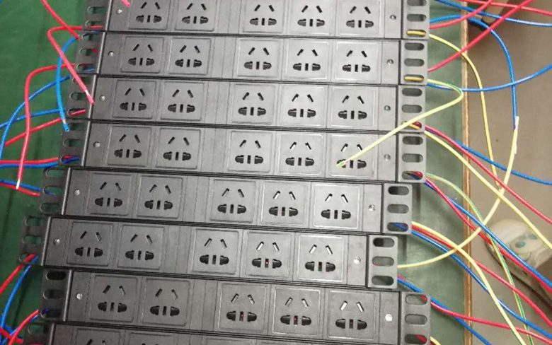 警用監(jiān)控配電箱專用PDU插座 5位國(guó)標(biāo)5孔 左右出線