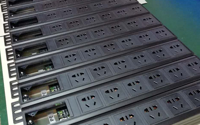  礦機(jī)PDU插座 比特幣礦場(chǎng)專(zhuān)用  6位 8位 9位 10位 大功率PDU