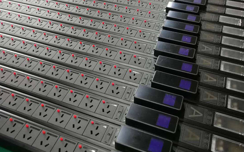 帶防脫扣PDU插座 國(guó)標(biāo)10A 16A 電壓電流表 32A接線(xiàn)盒 